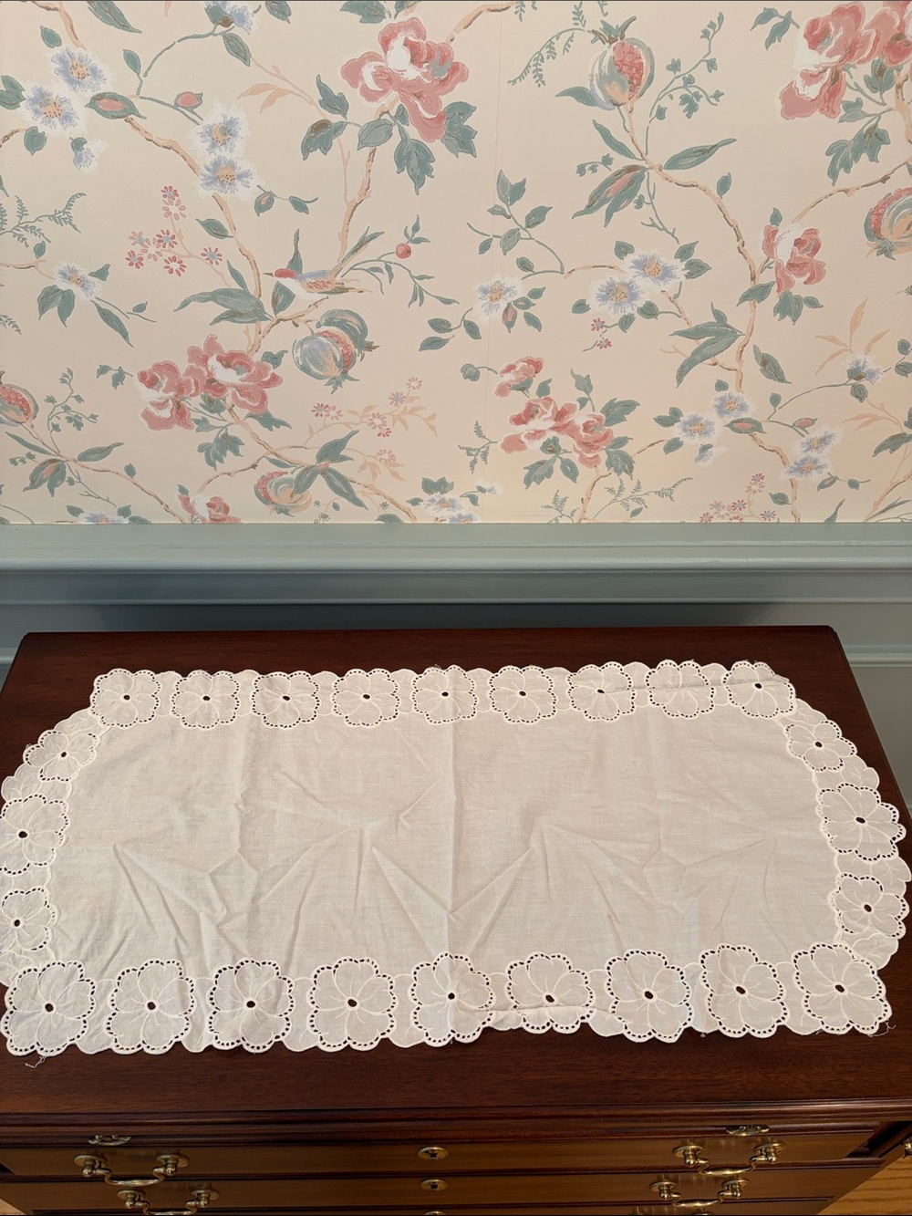 Vintage Classic White Floral Eyelet Table Runner - Home Dining